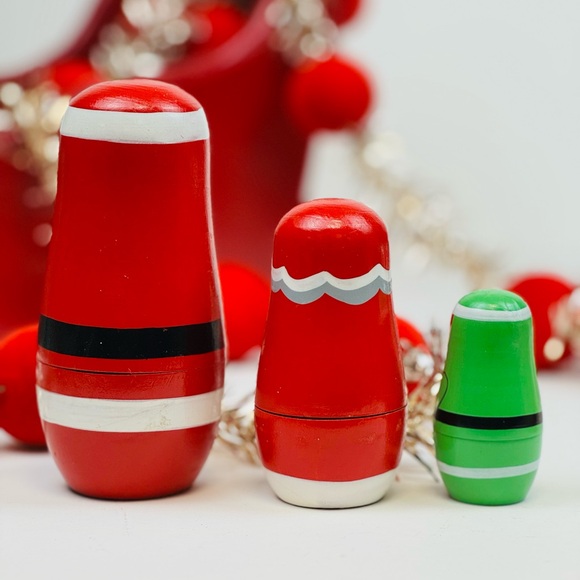 Wood nesting Dolls Hand Painted Santa Claus mrs claus child 3 pc Christmas - Picture 3 of 4